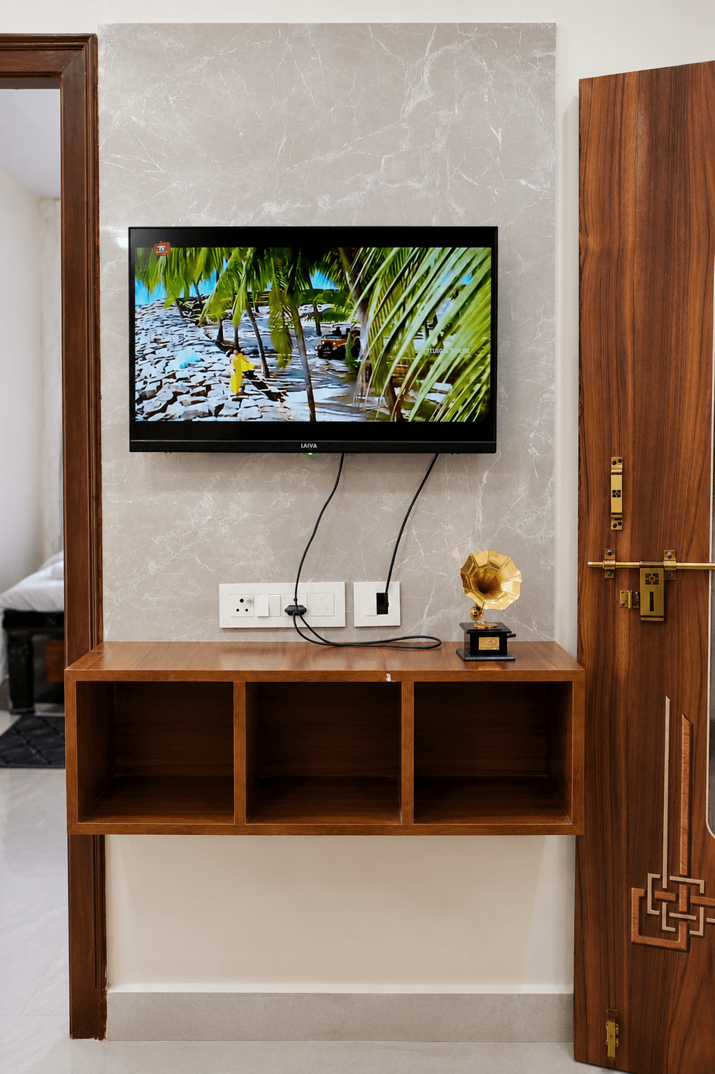 Private 1BHK with Terrace Access photo 2